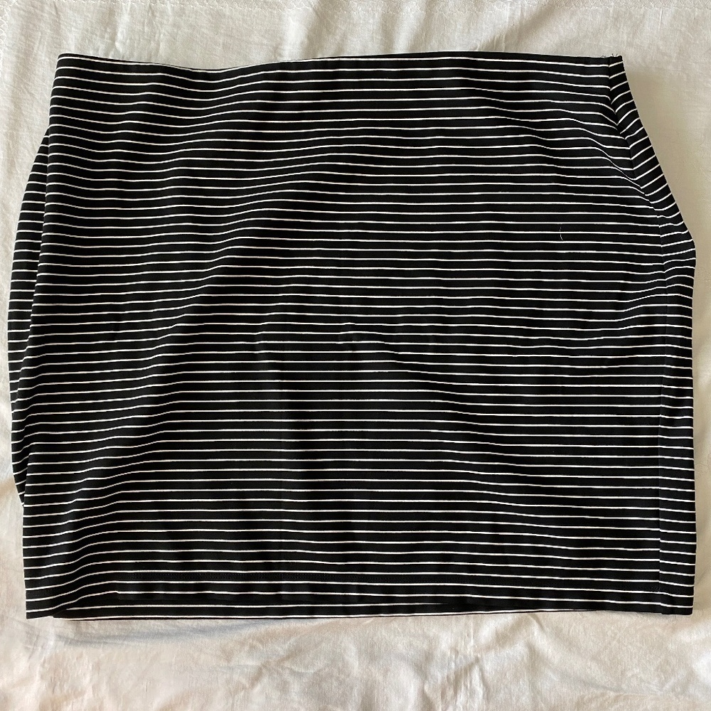 Sears Canada Women's B&W Elastic Waist Pull On Mini Skirt Striped Size 3X